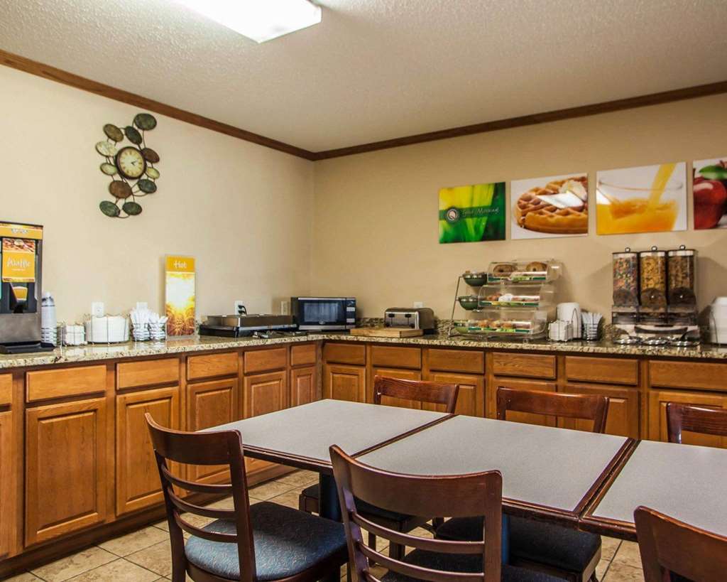 Quality Inn & Suites Eldridge Davenport North - photo 39