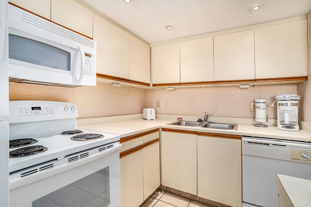 0310 Waters Edge Resort 1 Bedroom Condo by RedAwning - photo 7