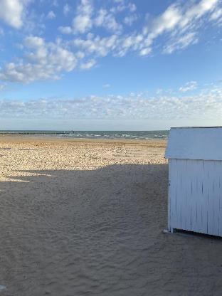 Super Appartement Cosy Parking Prive — 4-Star Luxury Hotel in Courseulles-Sur-Mer, France