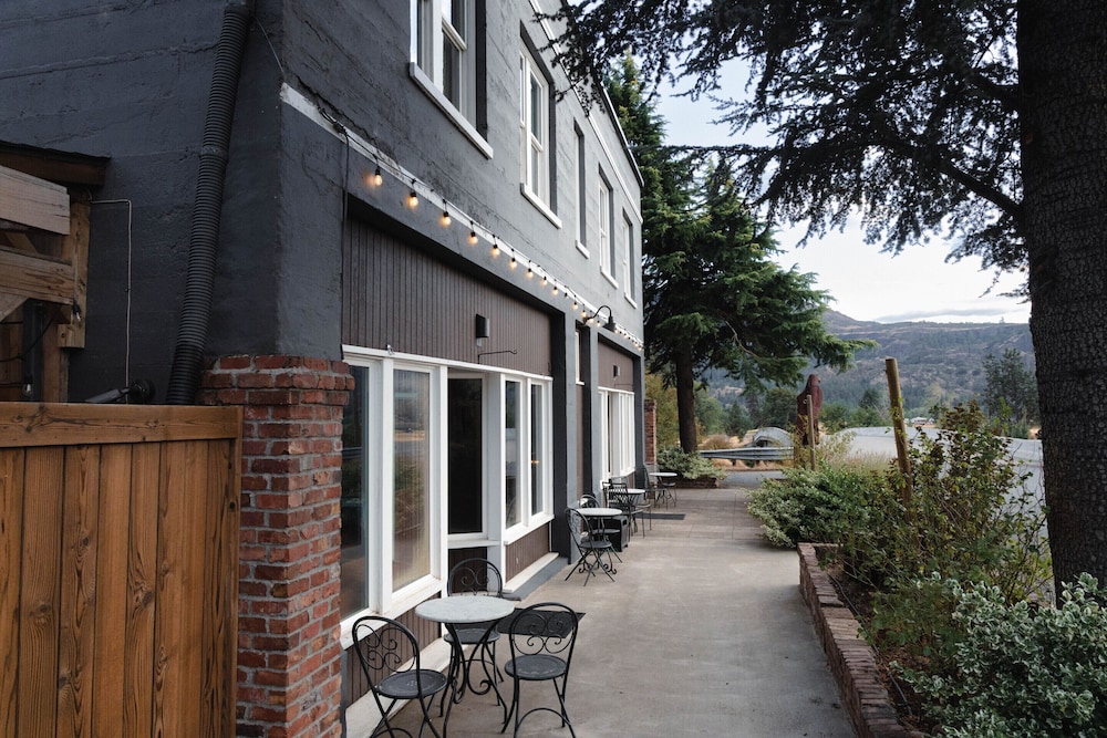 The Lyle Hotel - photo 40