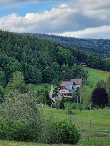 Auberge La Tête En L'Air - carbon neutral hotel in Unknown City