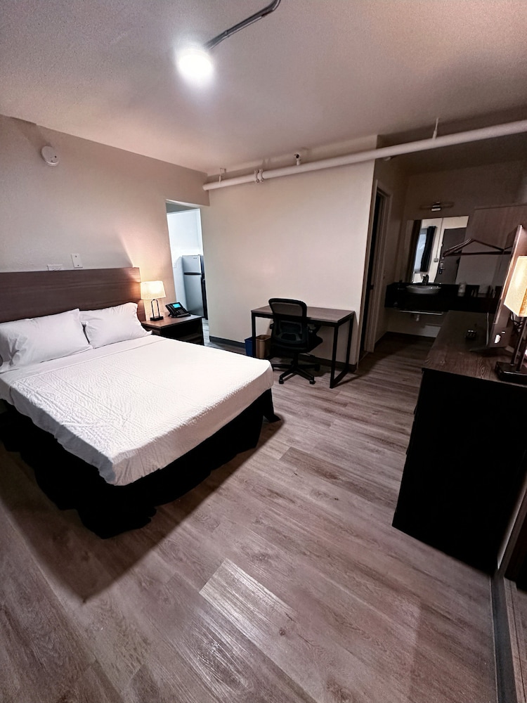 Studio City Suites a Travelodge by Wyndham - photo 12