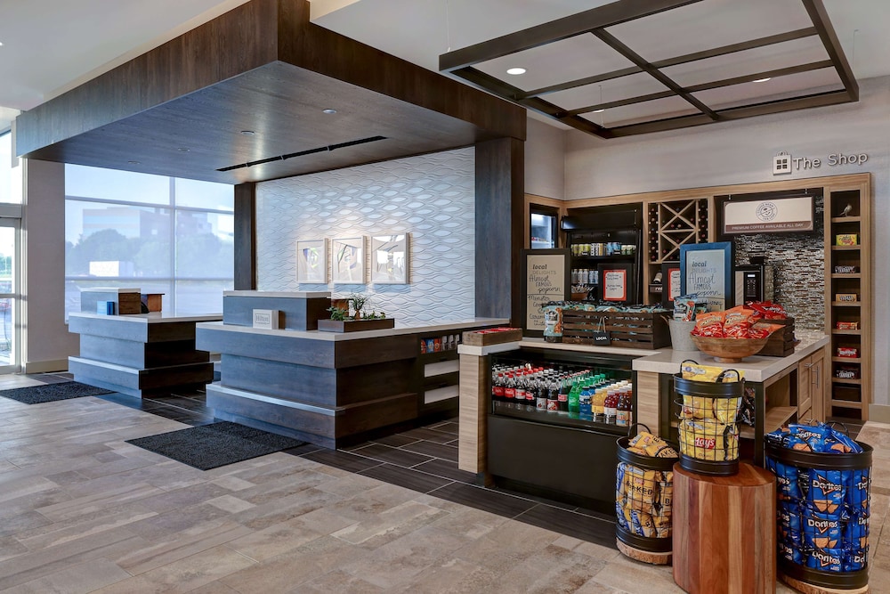 Hilton Garden Inn Cedar Rapids - photo 5