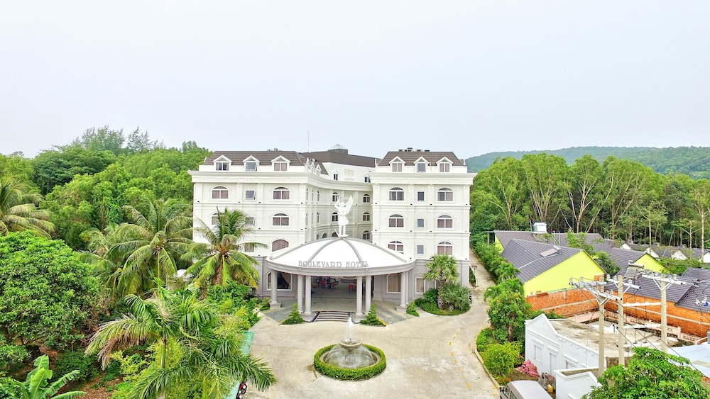 Boulevard Hotel - carbon neutral hotel in Phu Quoc