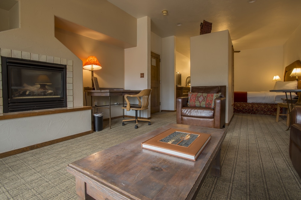 Table Mountain Inn - photo 20