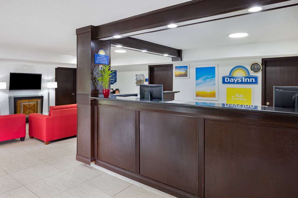 Days Inn by Wyndham Pensacola I 10 - photo 3