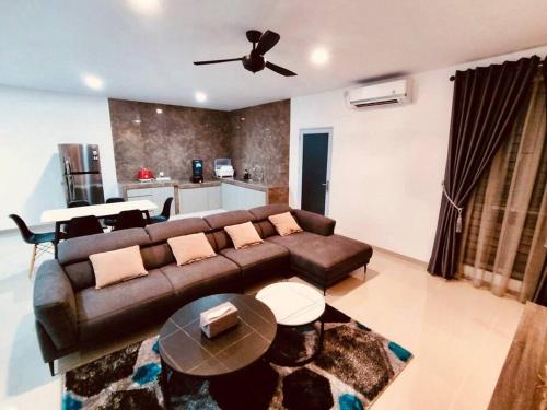 Binbaba Homestay Grand Maganda — 4-Star Luxury Hotel in Batam, Indonesia