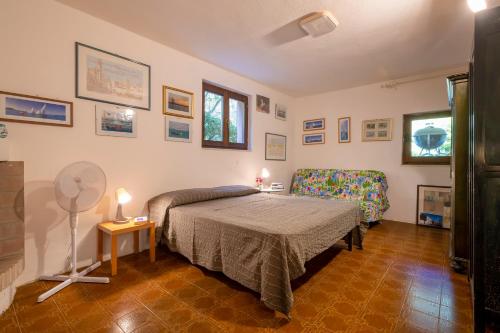 Casa al mare con ampia veranda — 4-Star Luxury Hotel in Stintino, Italy