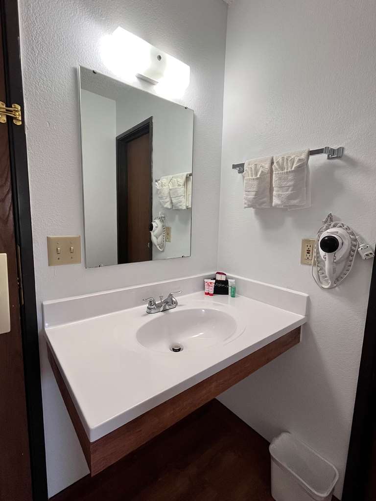 SureStay by Best Western Glendive Yellowstone River - photo 12