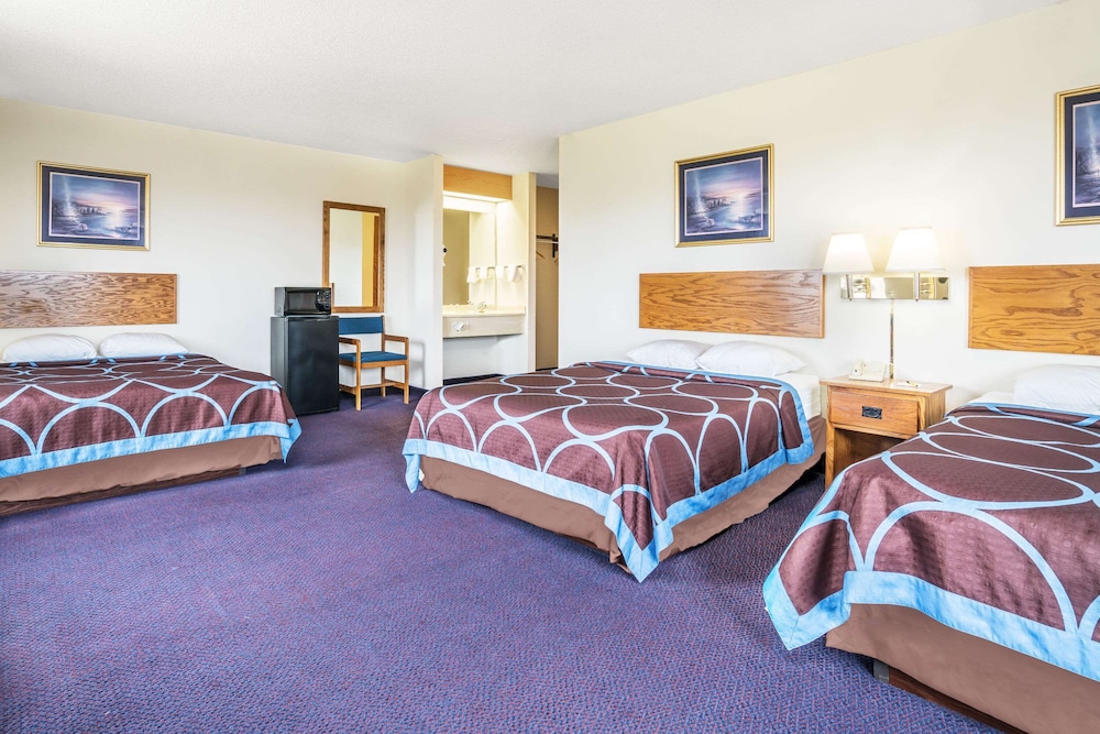 Super 8 by Wyndham Neillsville WI - photo 15