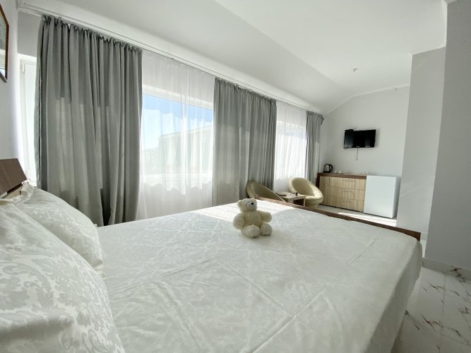 Azur Hotel — Unknown City — photo 3