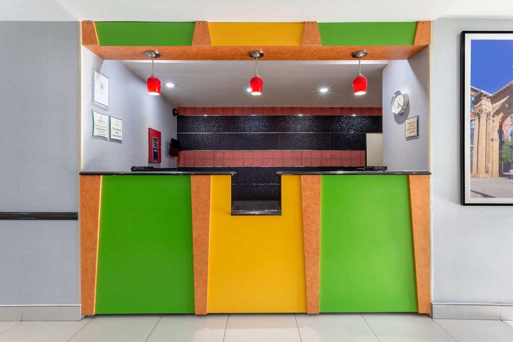 La Quinta Inn & Suites by Wyndham Columbus West Hilliard - photo 10