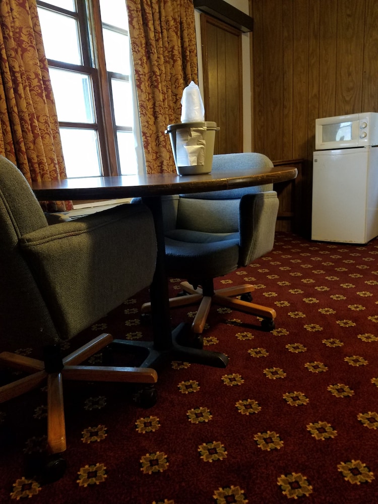 Du Wayne Motel - photo 18