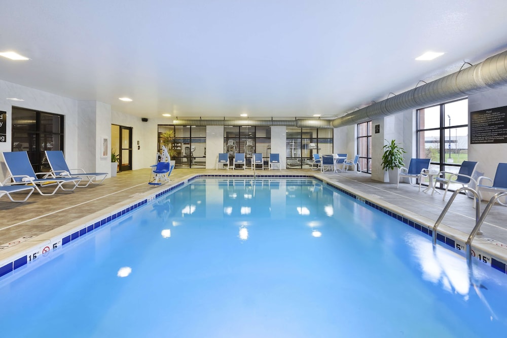Hampton Inn Detroit Southgate - photo 33