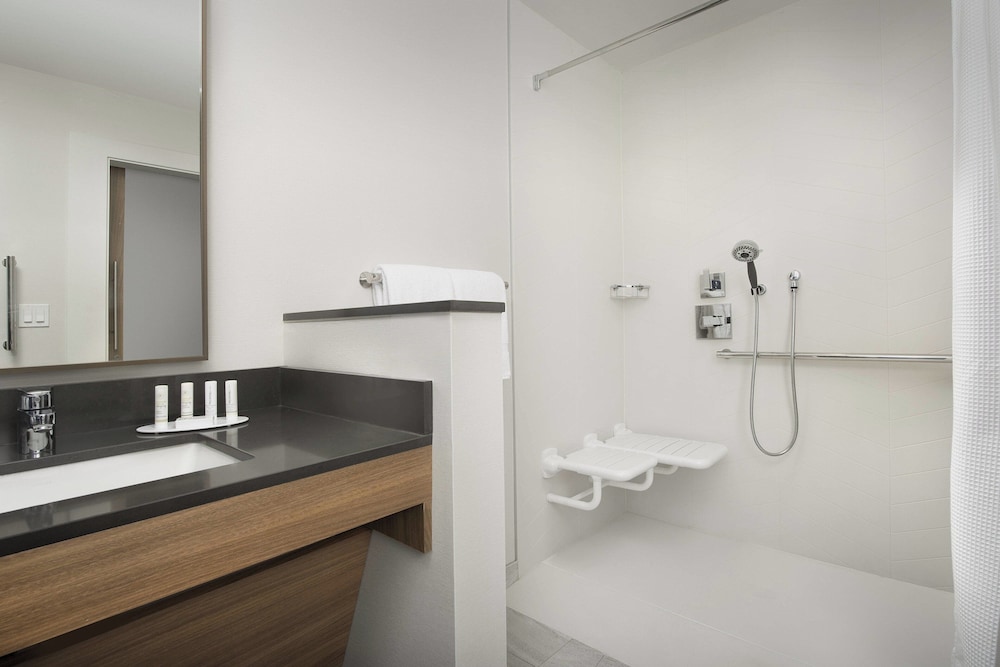 Fairfield Inn & Suites by Marriott Santa Rosa Rohnert Park - photo 23