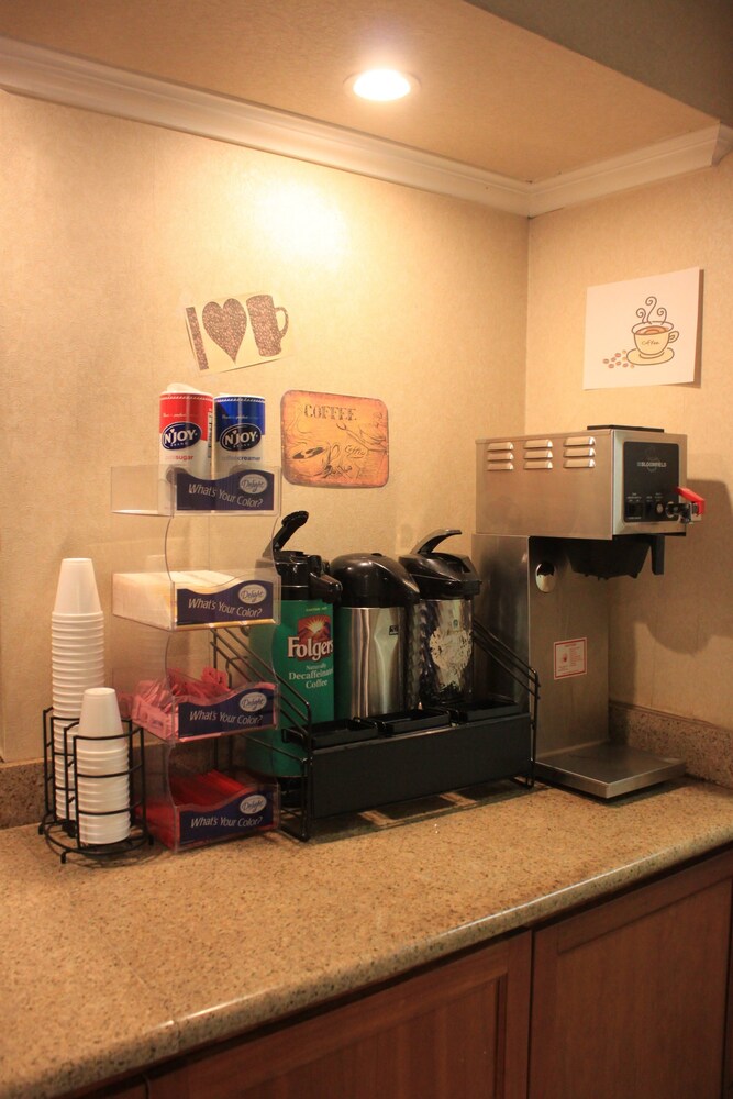 Port of Tacoma Inn - photo 23