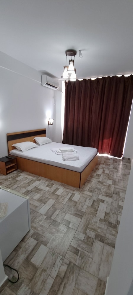 Blue Sky Hotel - carbon neutral hotel in Eforie