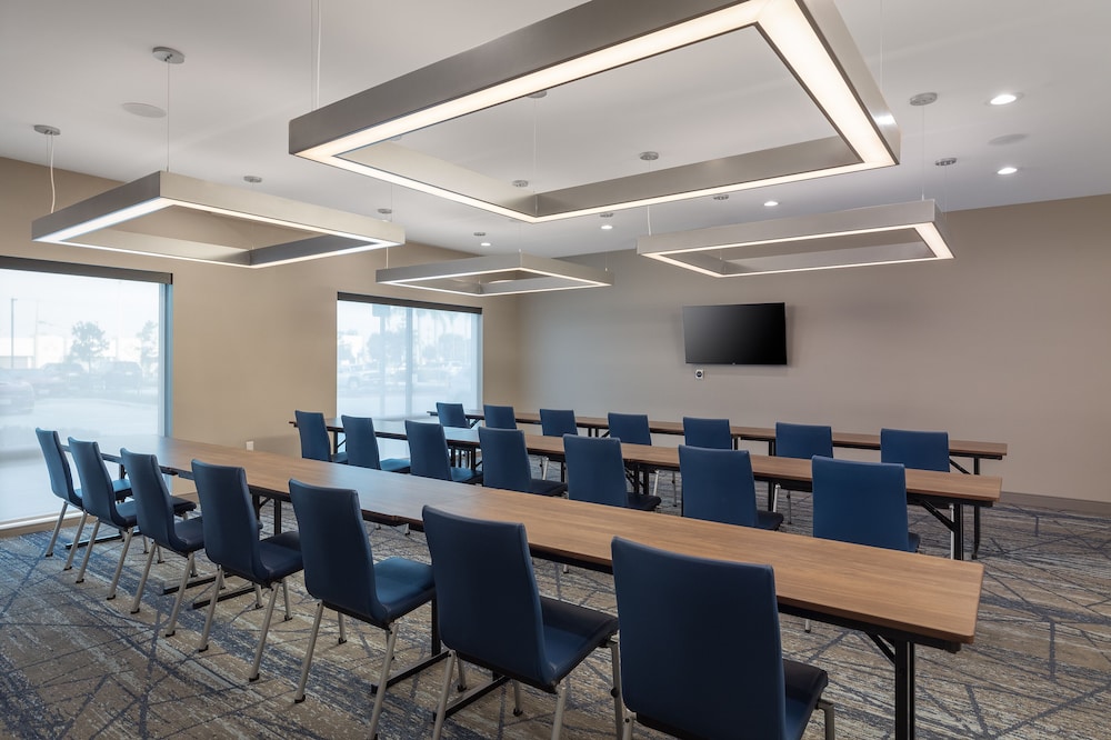 Holiday Inn Express & Suites Hawaiian Gardens by IHG - photo 44