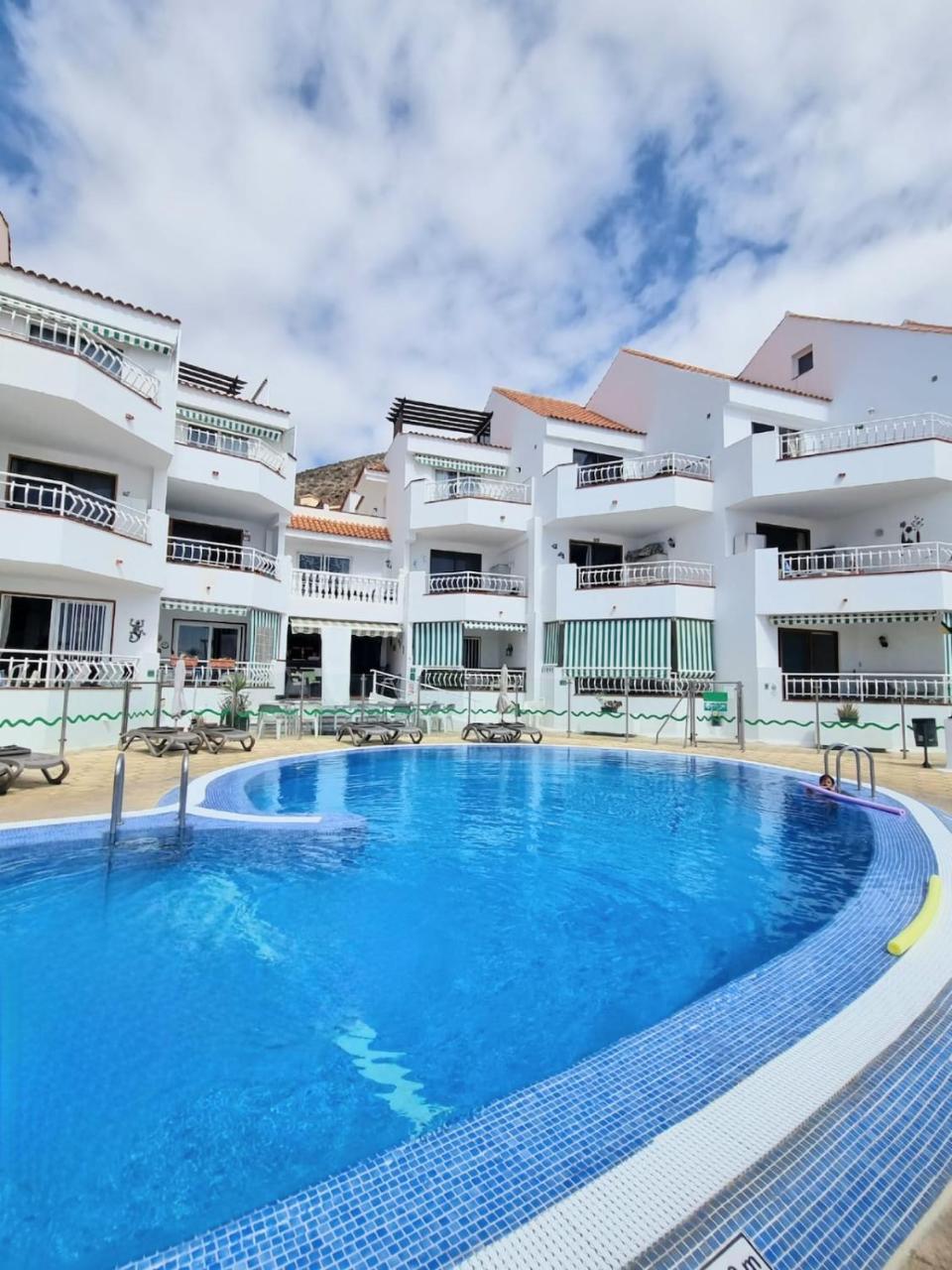 Oasis Diamente Heated Pool — Unknown City — photo 2