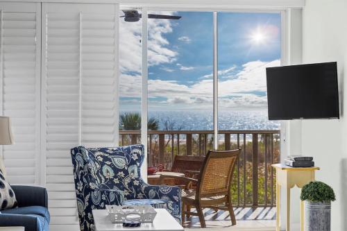 Exquisite Beachfront Residence at Shell Island Beach Club of Sanibel — 4-Star Luxury Hotel in Sanibel, United States
