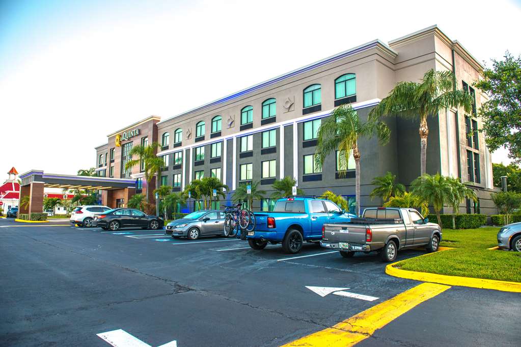 La Quinta Inn & Suites by Wyndham Clearwater South - featured photo