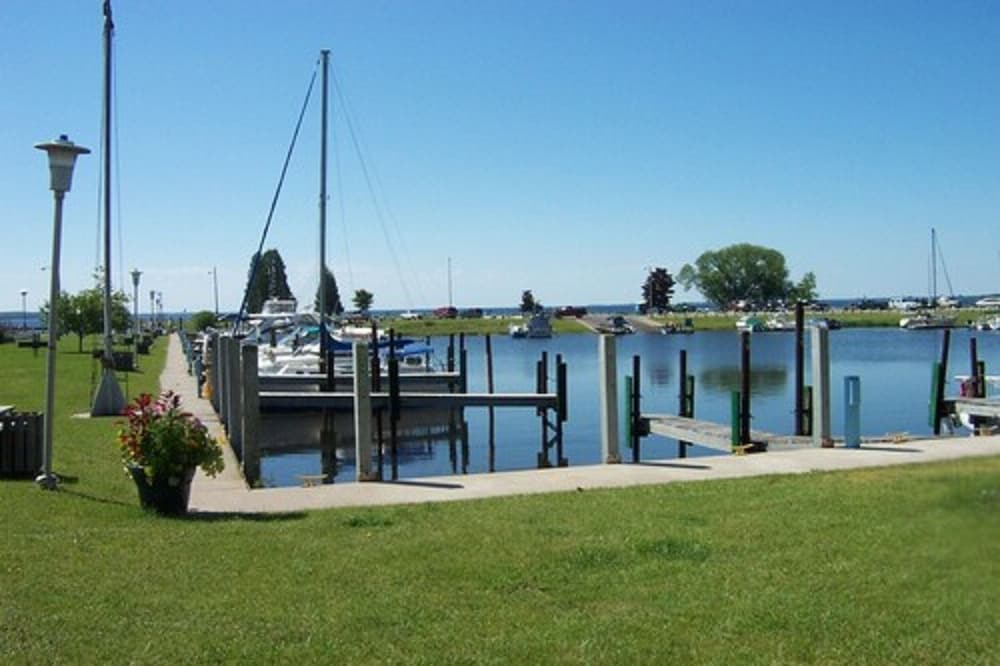 Lakeside Motor Inn - photo 31