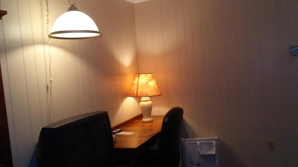 Catskill Motor Court Motel - photo 11