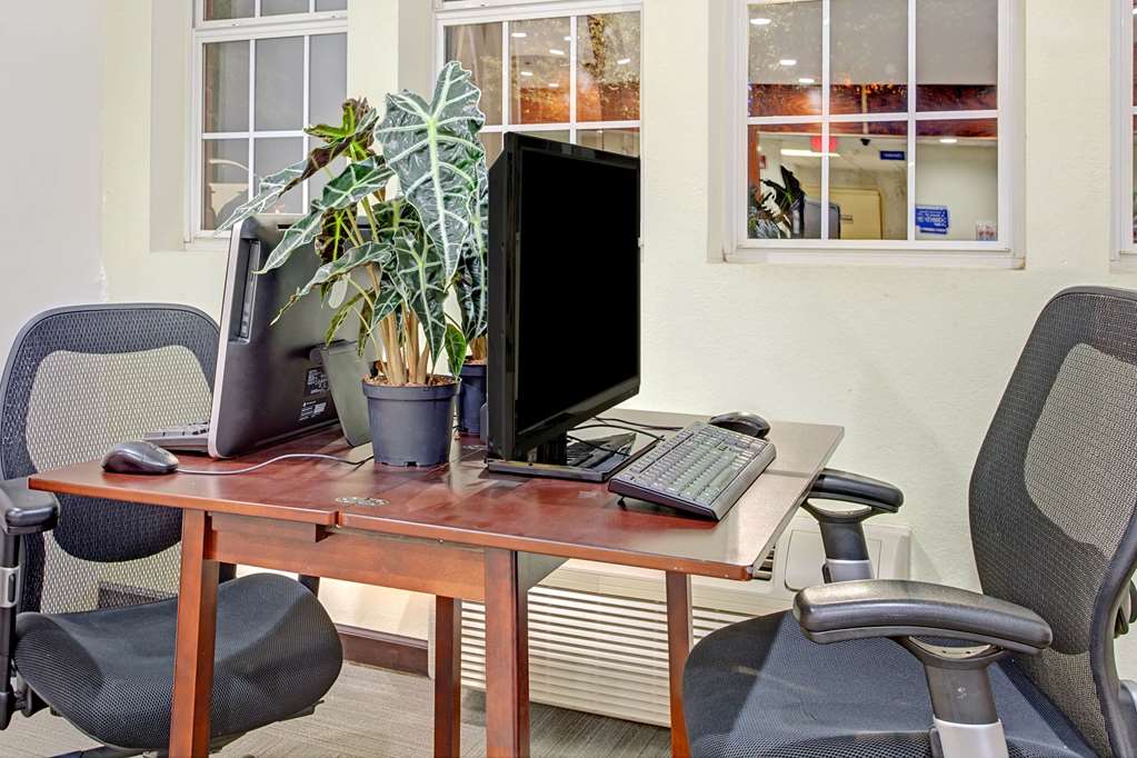 Microtel Inn & Suites by Wyndham Stockbridge Atlanta I 75 - photo 53
