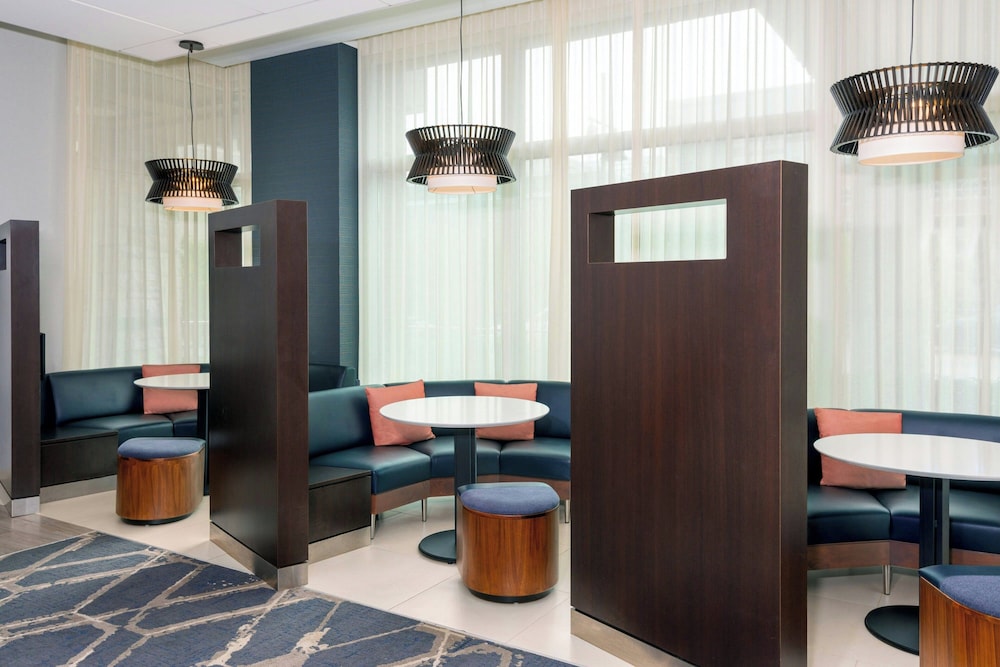 Courtyard Buffalo Downtown Canalside - photo 2