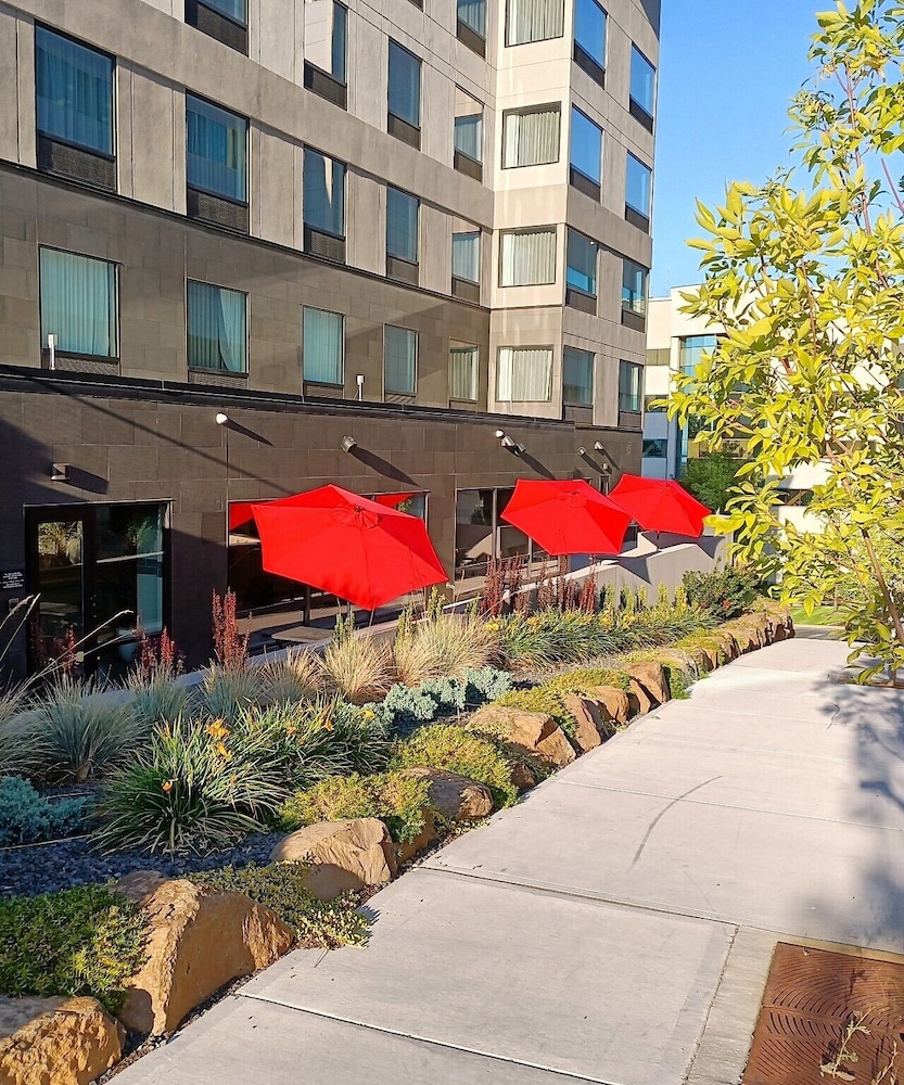 Hampton Inn & Suites Spokane Downtown South - photo 27