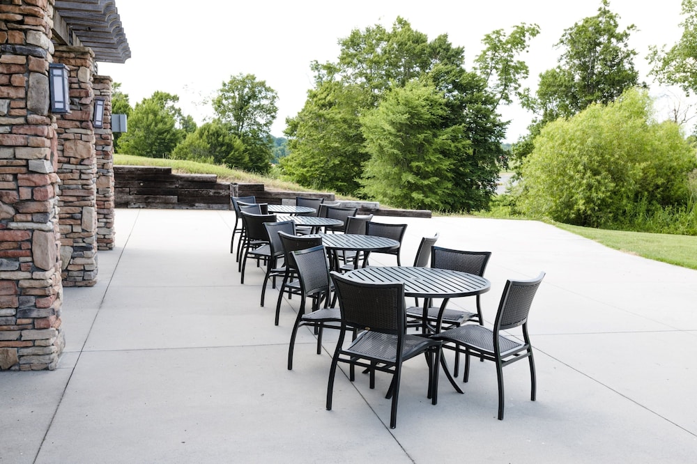 Holiday Inn Express Suites Lexington NwVineyard - photo 50