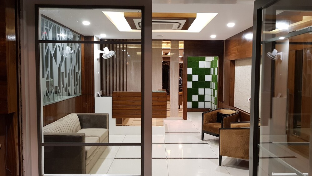 Hotel Kenview in Mohali, India