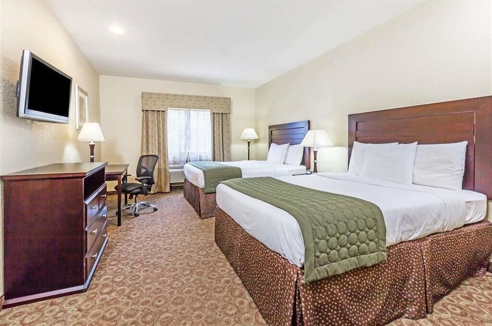 Grander Inn & Suites - photo 13