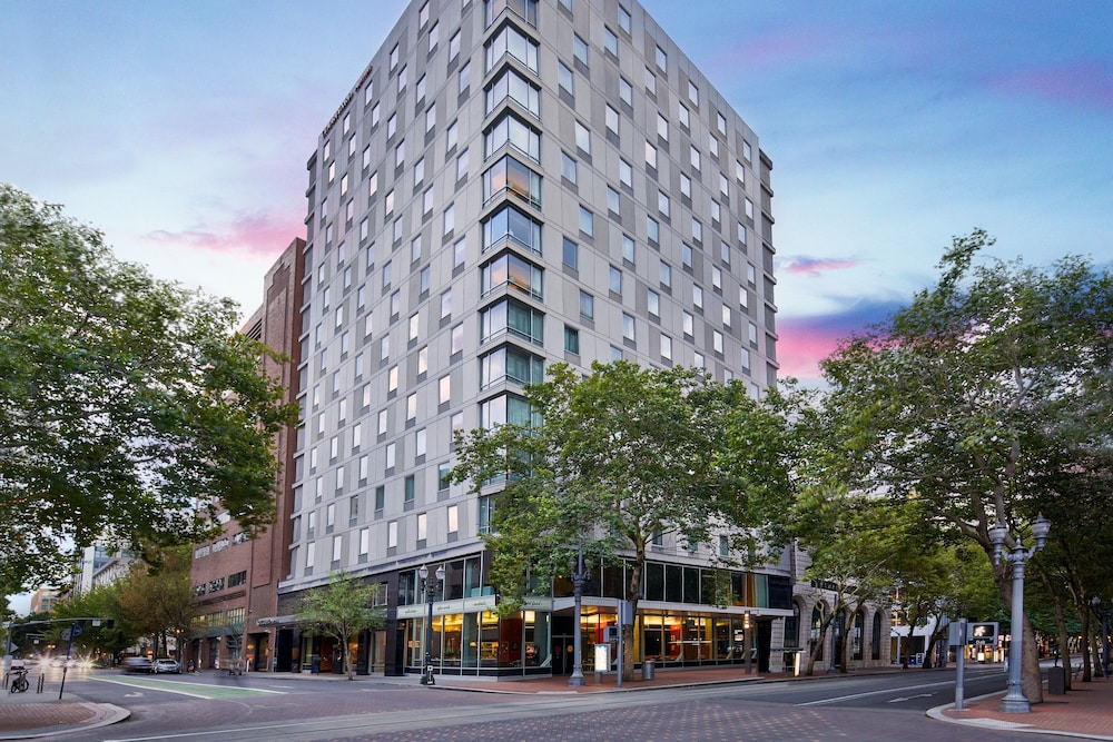 Courtyard by Marriott Portland City Center - photo 52
