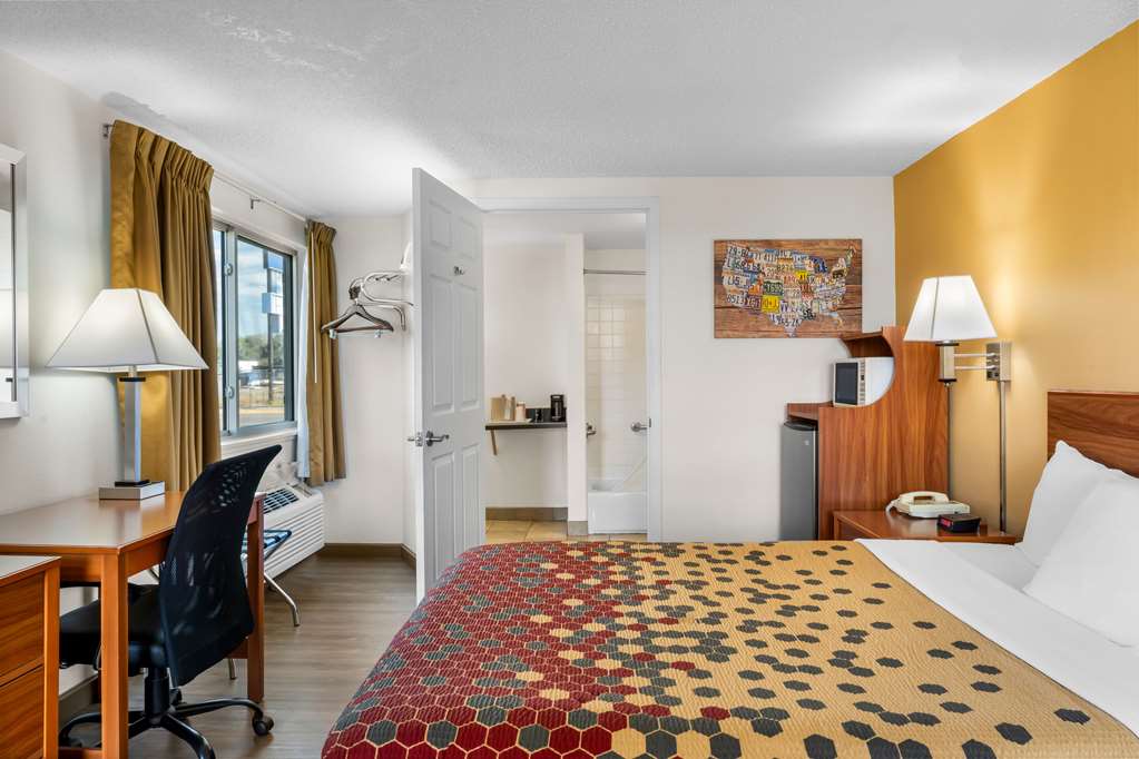 Econo Lodge Miles City I 94 - photo 18