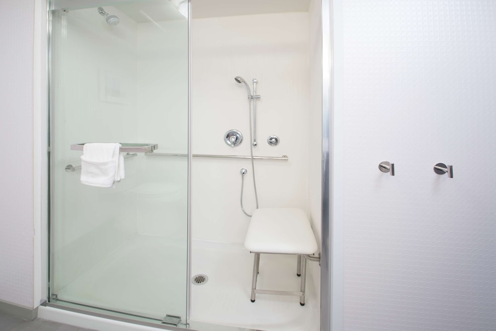 Hampton Inn Arvin Tejon Ranch - photo 23