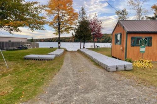 Cozy Cove Cottage Winter Rental Available 20790785 — Belgrade