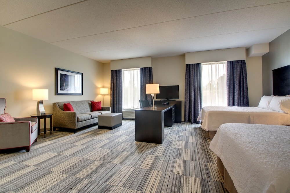 Hampton Inn & Suites Greenville Airport SC - photo 34