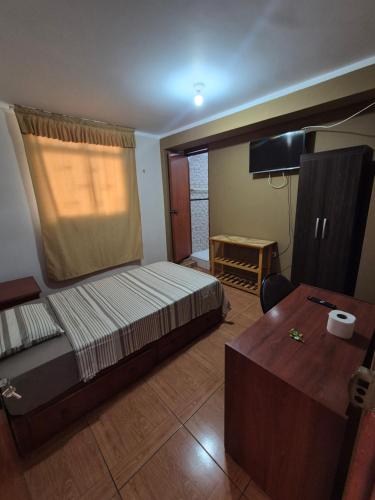 Habitación individual con baño privado en Talara centro in Talara, Peru