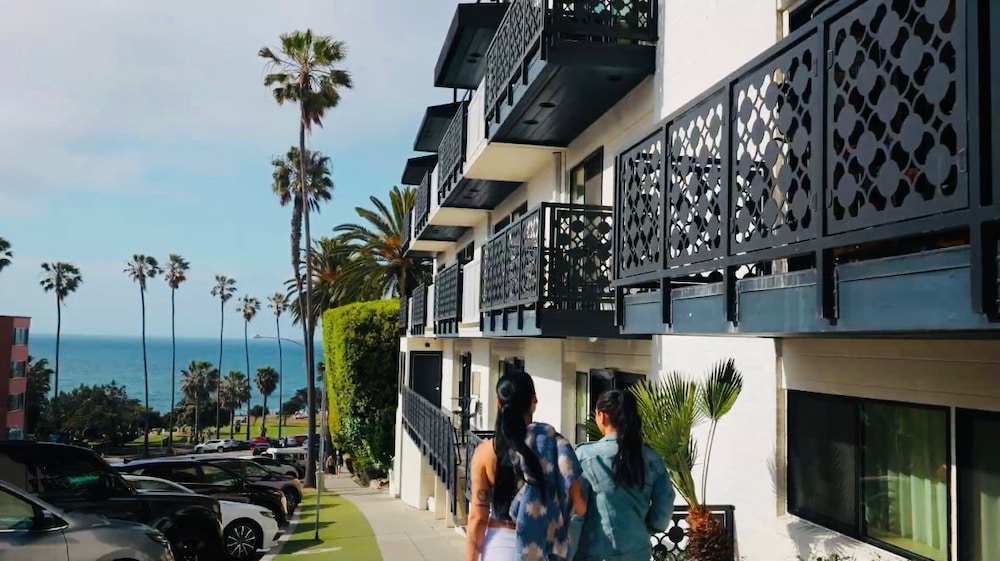 Cormorant Boutique Hotel - photo 42