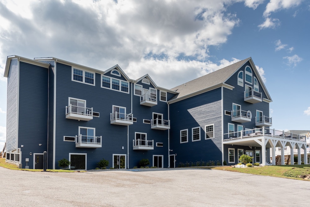 Boardwalk Hotel on Lake Anna by Kasa - photo 2