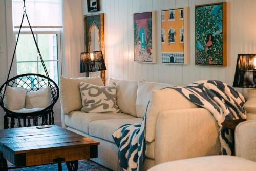 Kim’s Place on Cigar Hill 41 W High St in Clarksville, United States