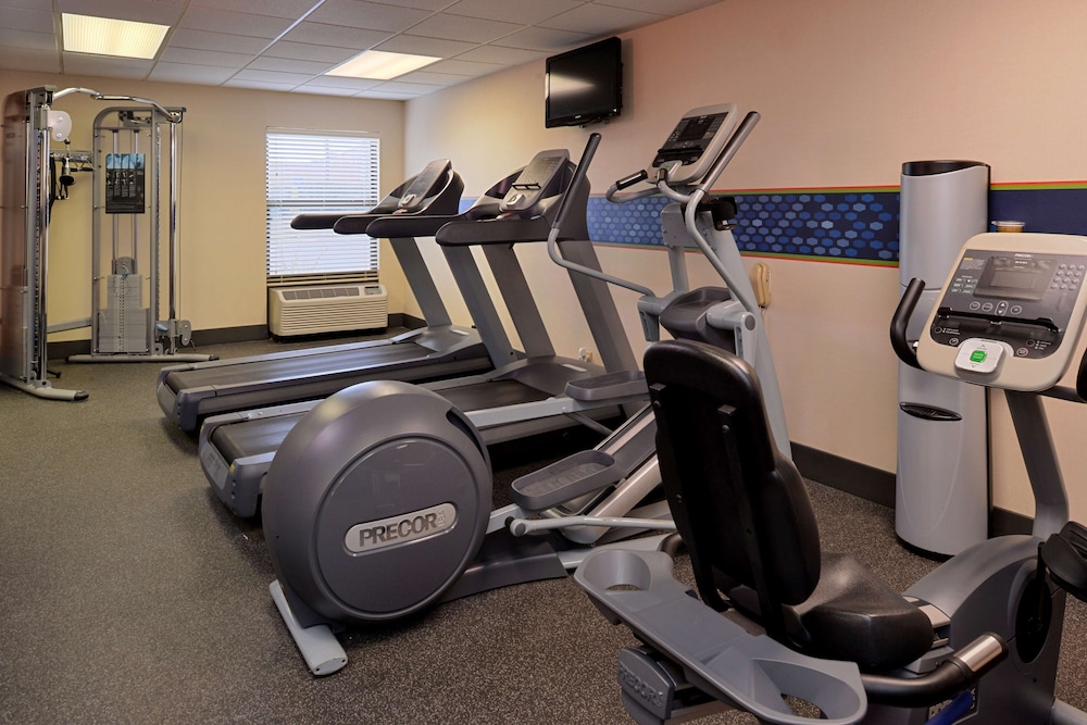 Hampton Inn Henderson - photo 28