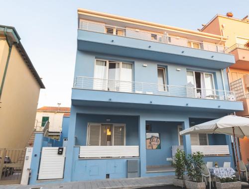 Via Siena 4 Suites & Rooms in Cecina, Italy