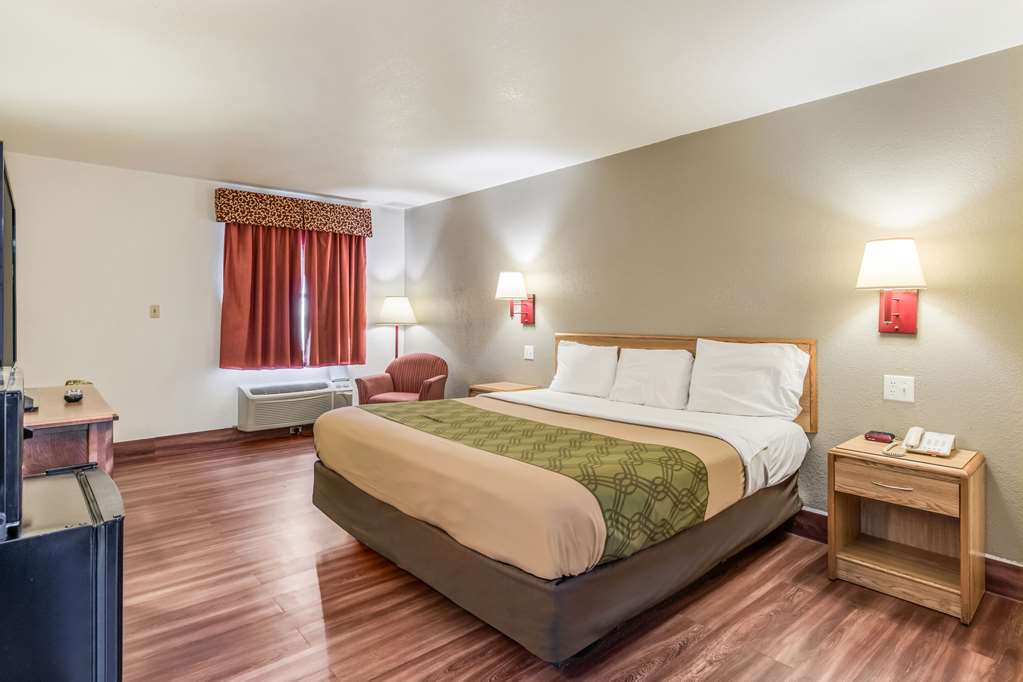 Econo Lodge Truman Inn - photo 8