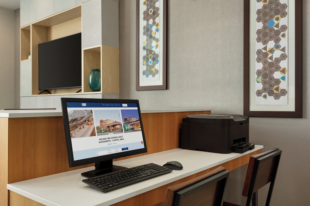 Holiday Inn Express West Sacramento - photo 19