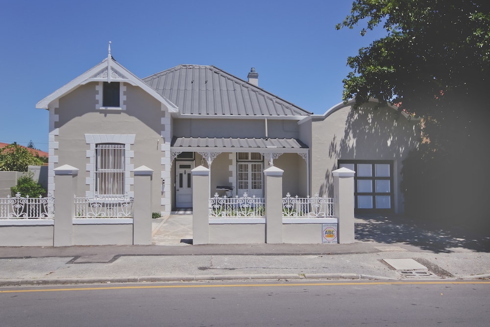 The Victorian Strand - last minute hotel in Cape Town