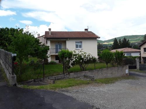 Le cerisier - carbon neutral hotel in Millau
