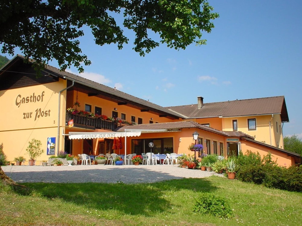 Gasthof Hotel Zur Post — hotel in Ferlach