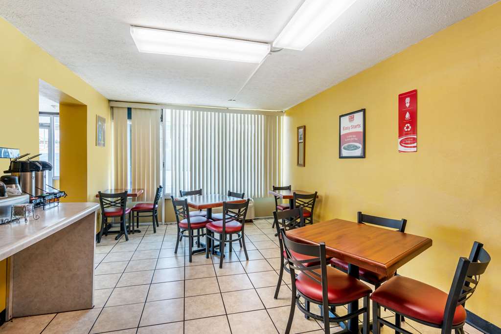 Econo Lodge Rolla I 44 Exit 184 Near Missouri University of Science and Technology - photo 19